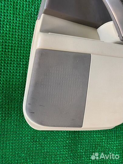 Обшивка двери прав. зад. Infiniti Fx35, Fx45