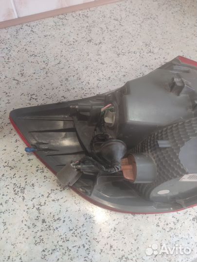 Фонарь задний правый внеш. Kia Rio 3 рест хэтчбек