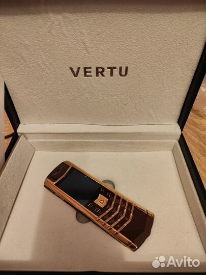 Vertu Signature M Design Rose Gold Pink Sapphires