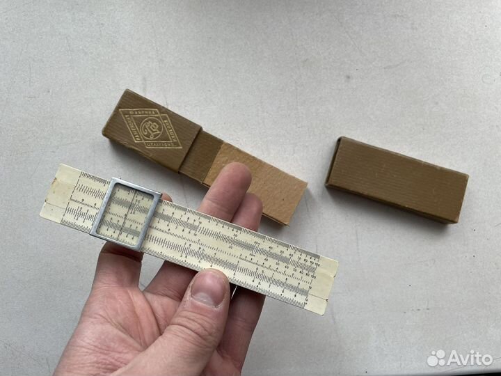 Логарифмическая линейка ретро