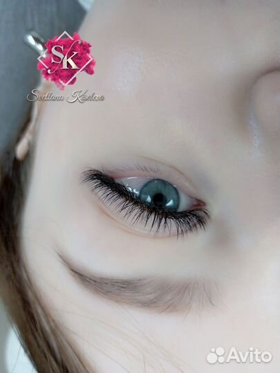 Наращивание ресниц в студии