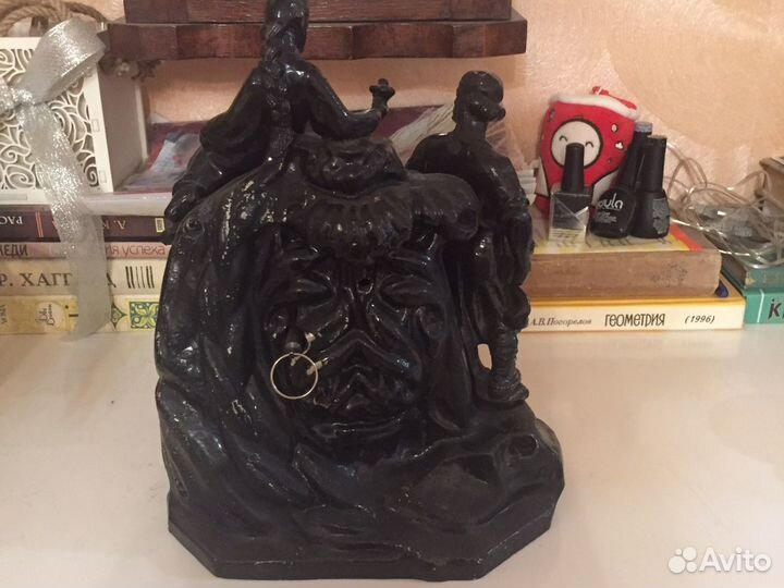 Часы хозяйка медной горы и Данила мастер