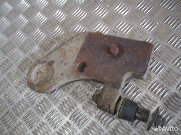 Кронштейн переднего амортизатора (правый) KAMAZ 54