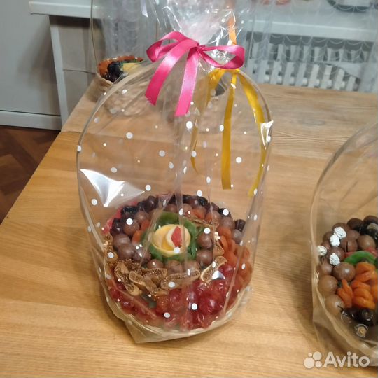 Корзинки из сухофруктов и орехов