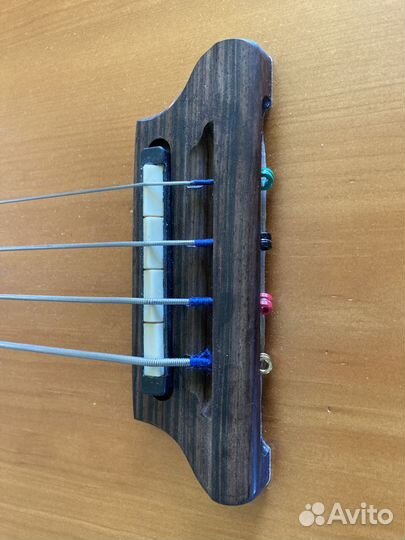 Бас-гитара электроакустическая мастеровая