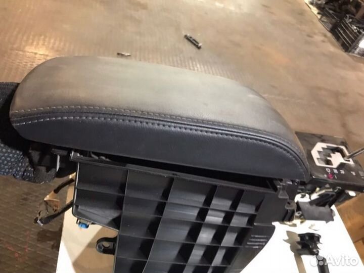 Подлокотник Mazda Mazda6 GH L5VE 2012