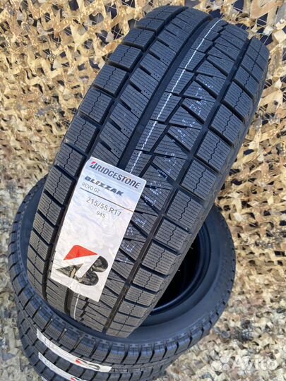 Bridgestone Blizzak Revo GZ 215/55 R17 94S