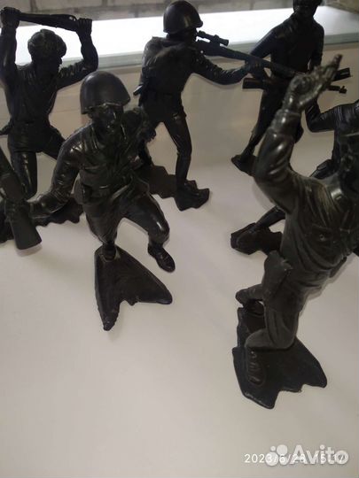 Солдаты пластмассовые СССР