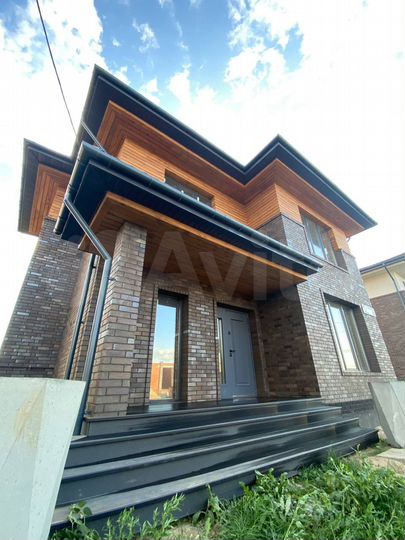 Коттедж 163 м² на участке 8 сот.