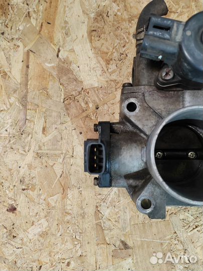 Дросельная заслонка Nissan Primera P11