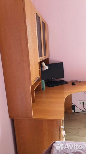 Мебель для детской комнаты. Стол, шкафы, полки