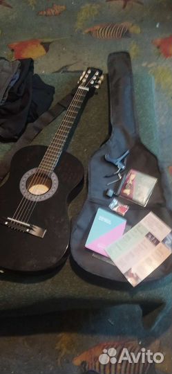 Акустическая гитара с комплектом (описании напис)