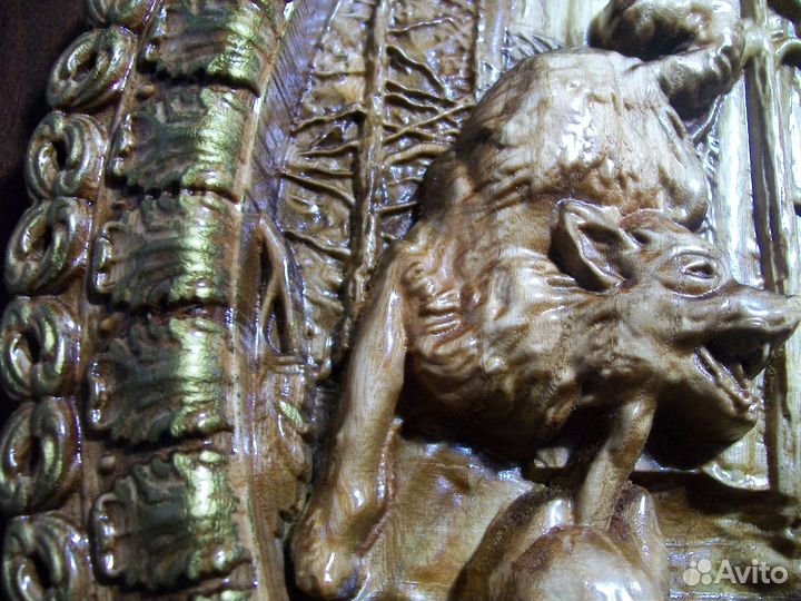 Панно из дерева