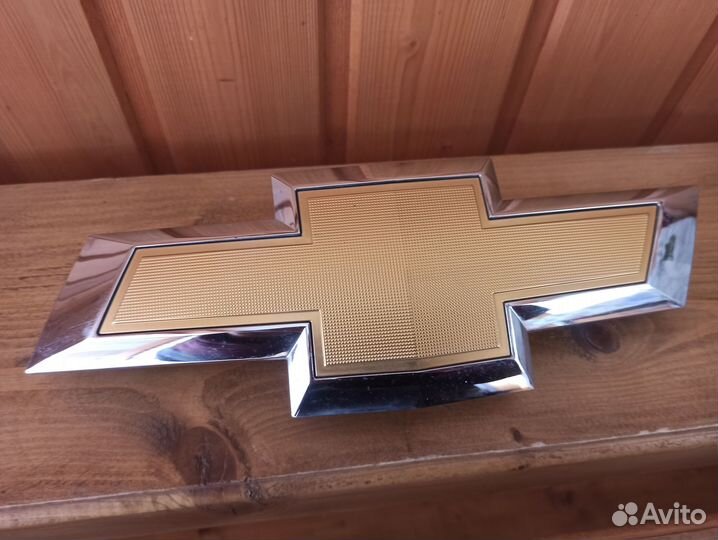 Эмблема Chevrolet Traverse 2017