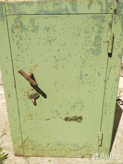 Сейф металлический