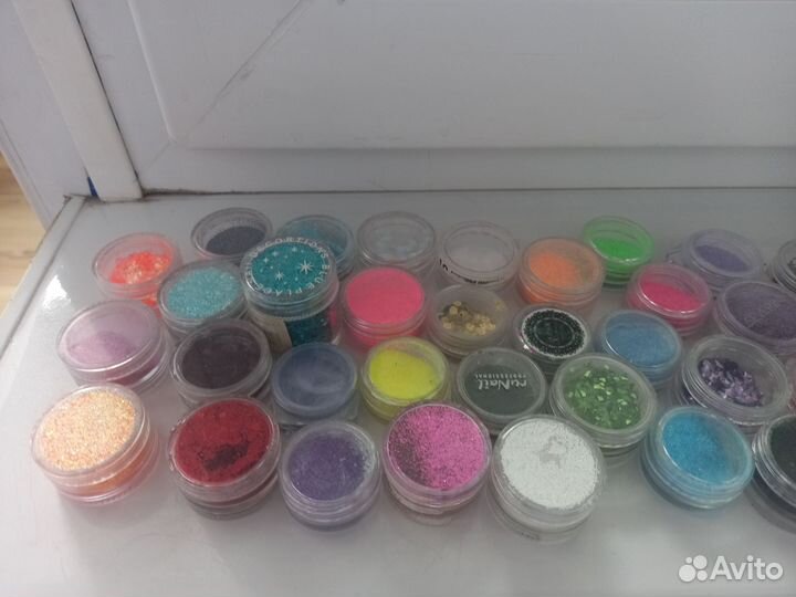 Блёстки, втирки для ногтей