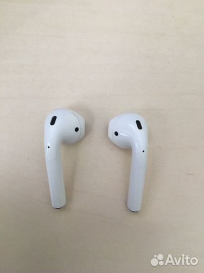 AirPods (1-го поколения)