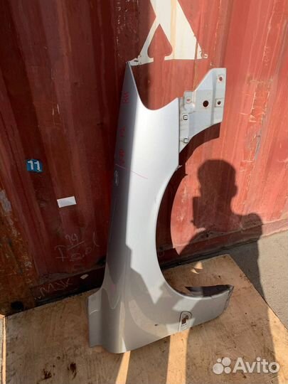 Крыло переднее правое Volvo v70 платформа P2