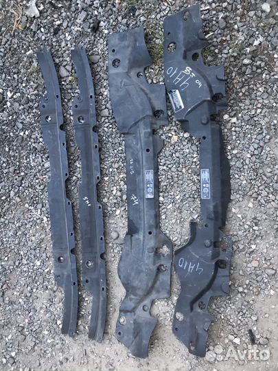 Верхняя защита кассеты радиаторов jaguar