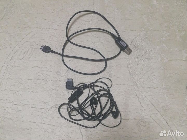 Наушники и кабель к телефону Samsung
