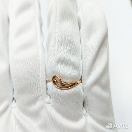 Кольцо с синтетическим камнем Золото