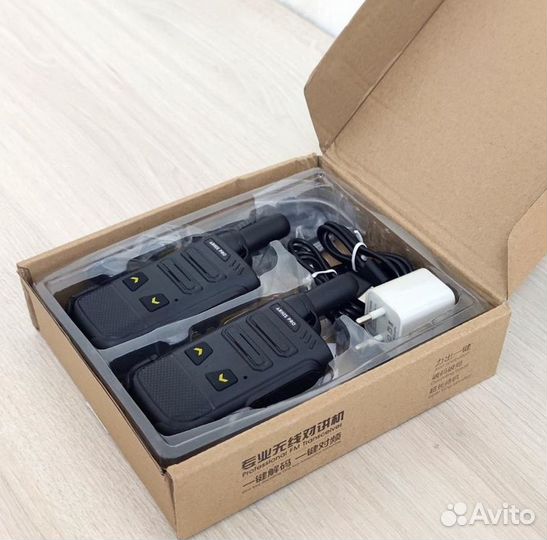 Рация с наушником, радиостанция с гарнитурой