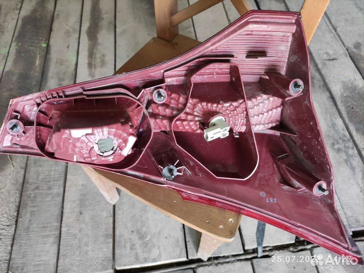 Задний фонарь на RAV4