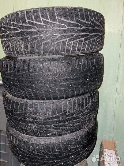 Nokian Tyres Hakkapeliitta R 215/65 R16 93M