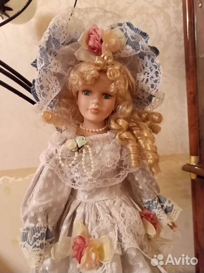 Фарфоровая кукла 55 см