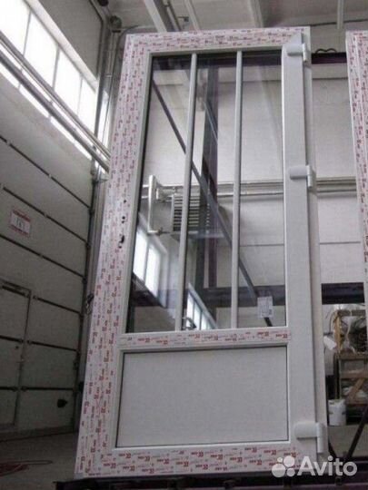 Дверь пластиковая новая