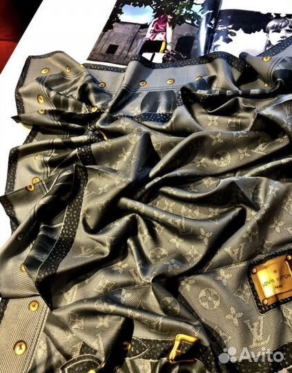 Платок шаль шарф Louis Vuitton Джинсовая симфония