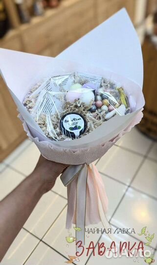 Букеты из чая и сладостей