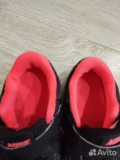 Кроссовки nike revolution 26