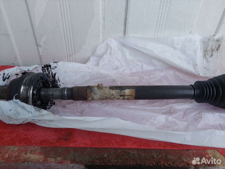 Привод передний левый Skoda Octavia A5