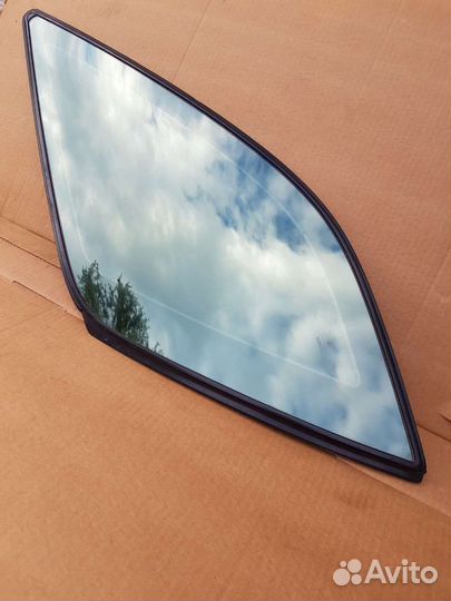 Стекло кузовное заднее правое Lexus RX300