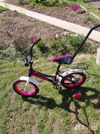 Детский велосипед с ручкой бу 3 раза