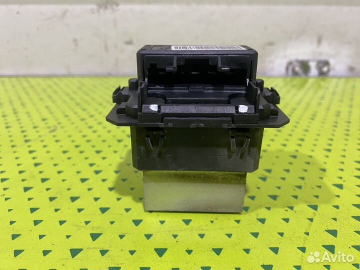 Резистор печки Nissan X-Trail T32 27761-4BC0A