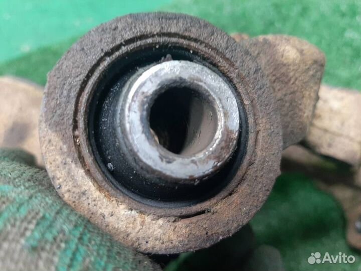 Кулак задний левый Suzuki Grand Vitara 2007