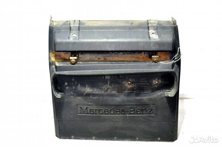 Крыло ведущего моста, заднее правое mercedes-benz