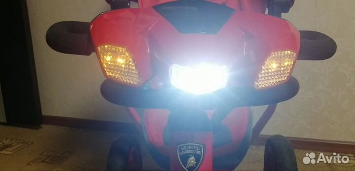 Детский трехколесный велосипед Lamborghini