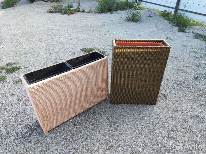 Подставка для цветов из ротанга