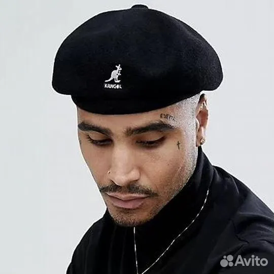 Черный берет Kangol