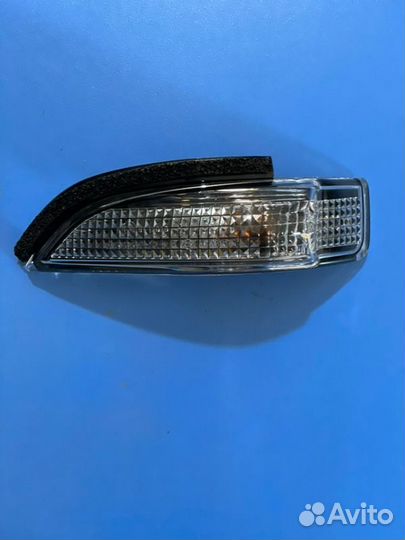 Повторитель поворота передний левый Toyota Camry