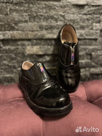 Черные лаковые лоферы 32 размер