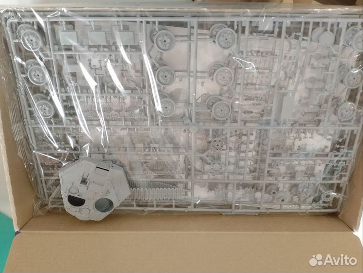 Сборная модель танка (конструктор)