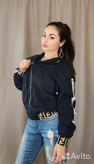 Куртка ветровка женская