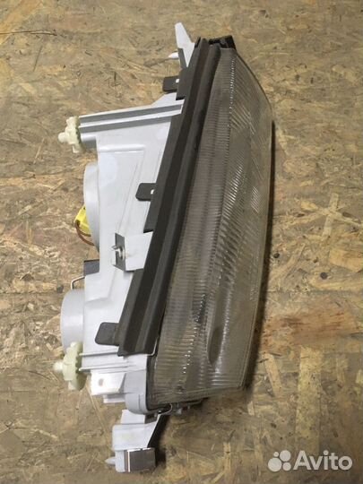 Фара правая Skoda Octavia