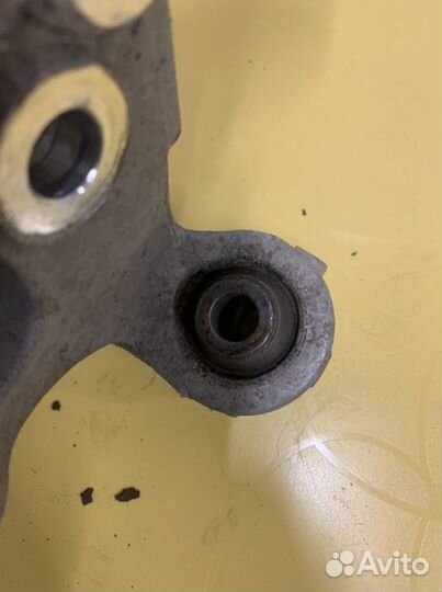 Ниссан Teana J31 Кулак задний