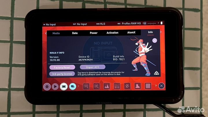 Видеорекордер Atomos Ninja V монитор
