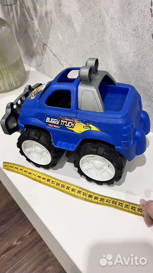 Внедорожник игрушка